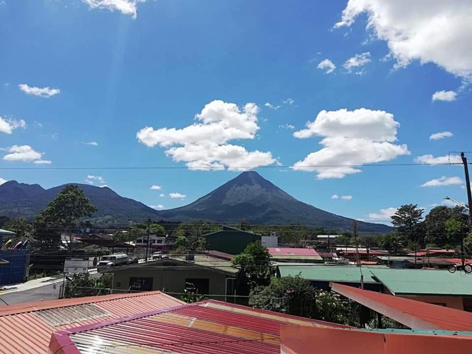 מלון La Fortuna Sleeping Mountain Arenal מראה חיצוני תמונה